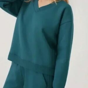 Pact Women’s Cropped V-Neck - US L